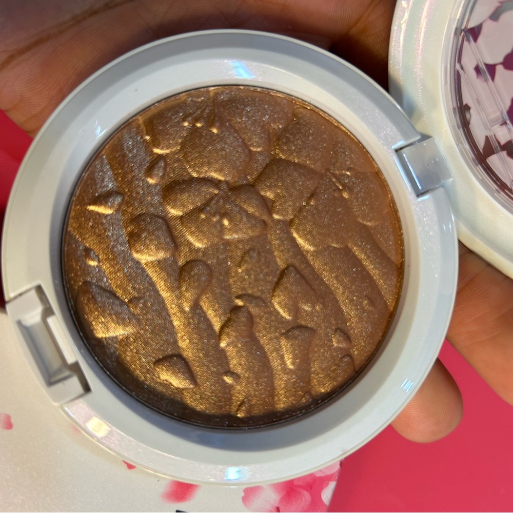MAC Spring Bling Highlighter - Picture 3 of 10